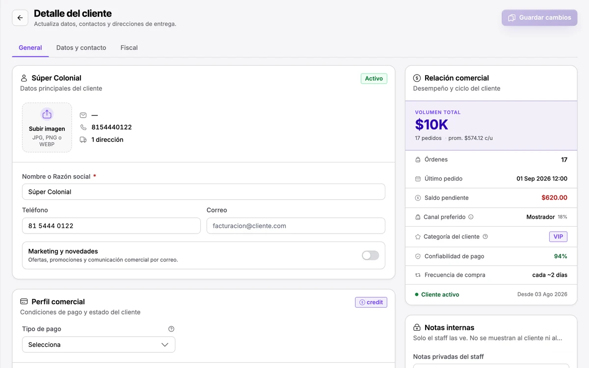 Ficha del cliente: relación comercial con volumen total, órdenes, último pedido, saldo pendiente, canal preferido, categoría, confiabilidad de pago y frecuencia de compra